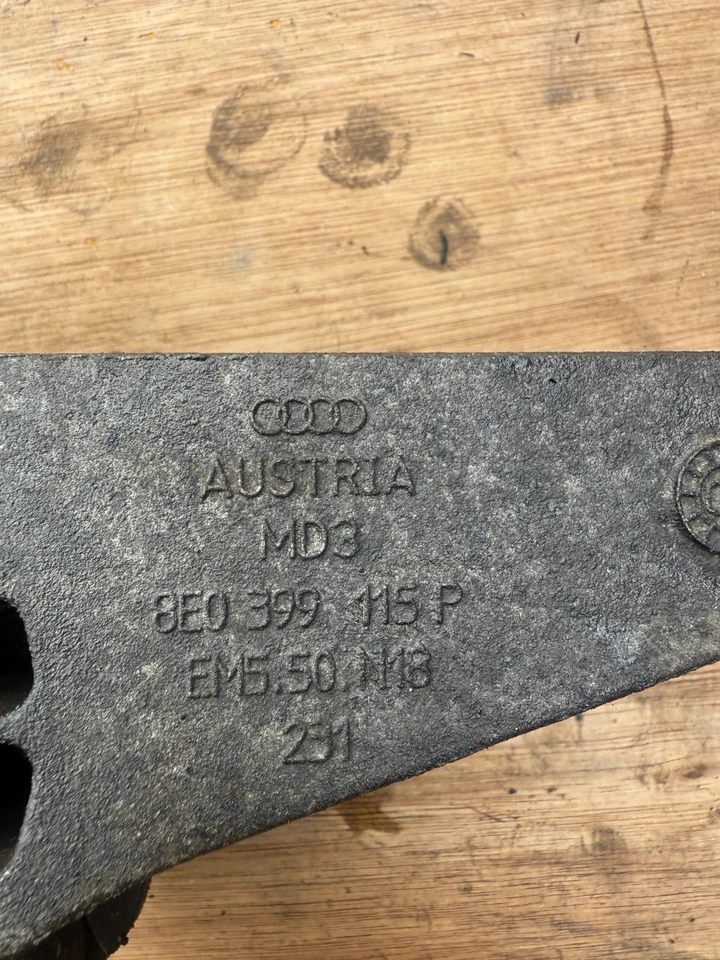 Audi A4 B6 B7 Gearbox Mount 8E0399115P GENUINE - Image 4 of 4