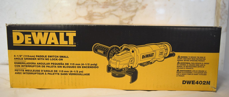 Dewa;t DEW402N Angle Grinder