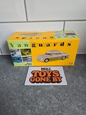 Lledo Vanguards Rover P5 MK11 Stone Grey & Juniper Green 1:43 scale VA06900