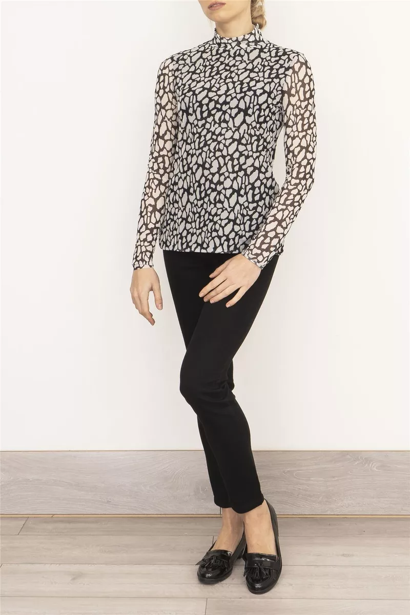 Grey leopard clearance print turtleneck top