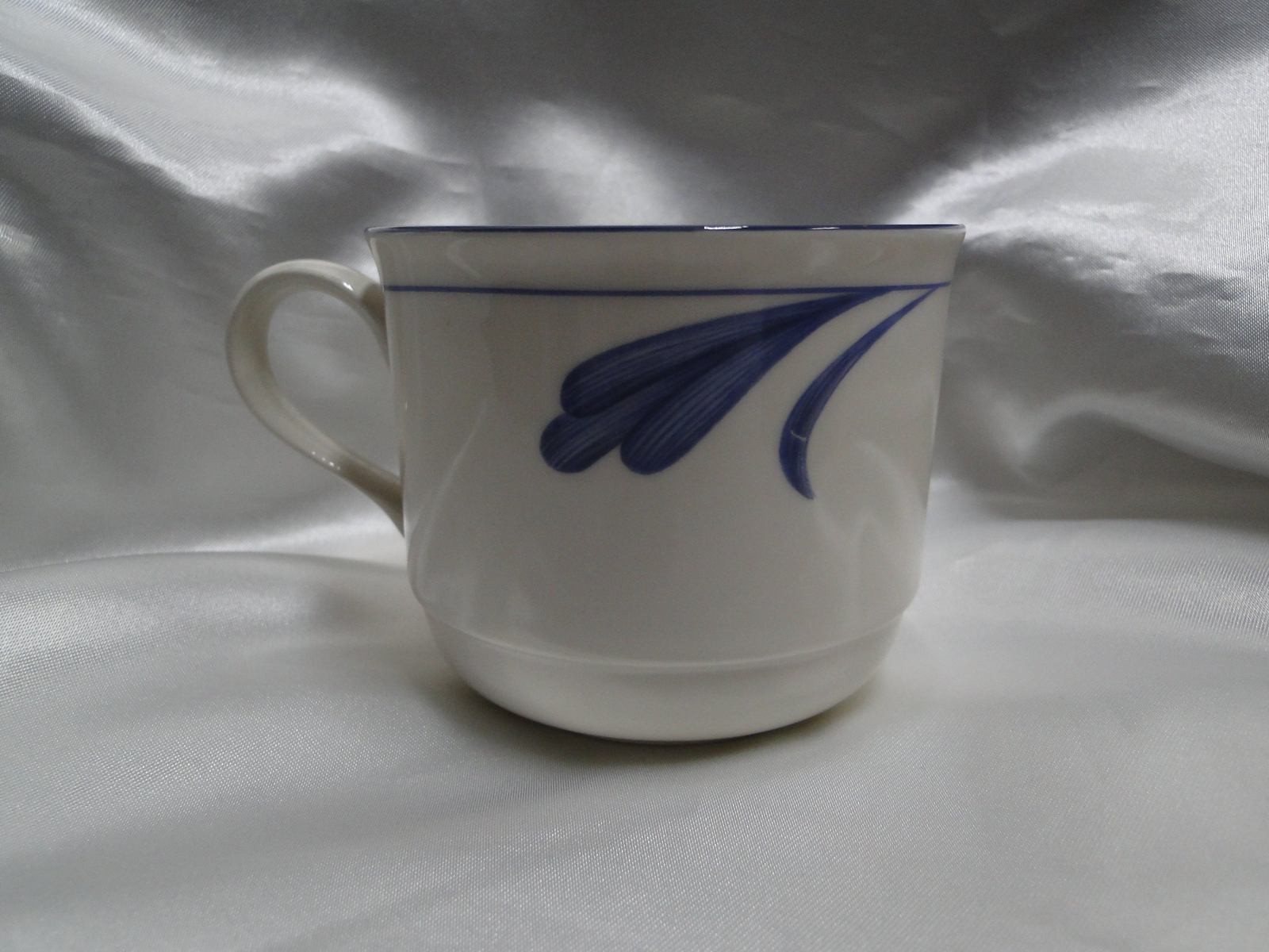 Lenox  Blue Brushstrokes, Chinastone: Cup & Saucer Set (s), 2 3/4" Tall