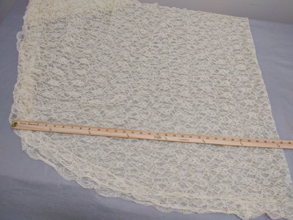 Lote de Textiles Transparentes y Blancos y Rosa Claro Lote Peso 3/4 Lbs. Foto 2 de 4