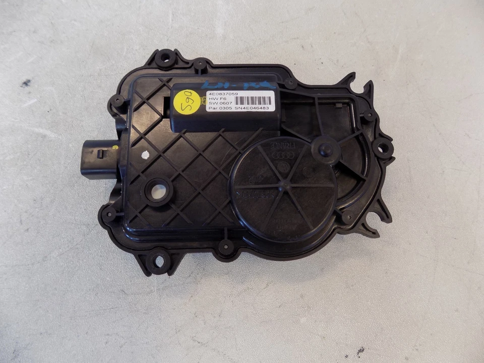 04-10 Audi A8 Quattro Conductor Puerta Trasera Izquierda Asistente Cerradura Actuador Fabricante de Equipo Original Foto 2 de 4