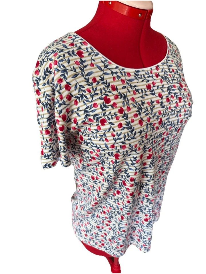 Karen Scott Red White Tan Blue Floral T Shirt XL Short Sleeves - Image 3 of 4