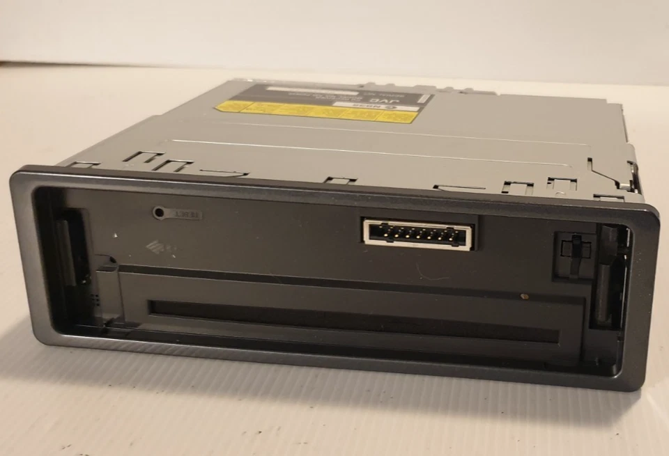 JVC KD-PDR45 Car Stereo AM/FM CD Player Radio Receiver Detachable Face + Remote. - Image 3 of 4