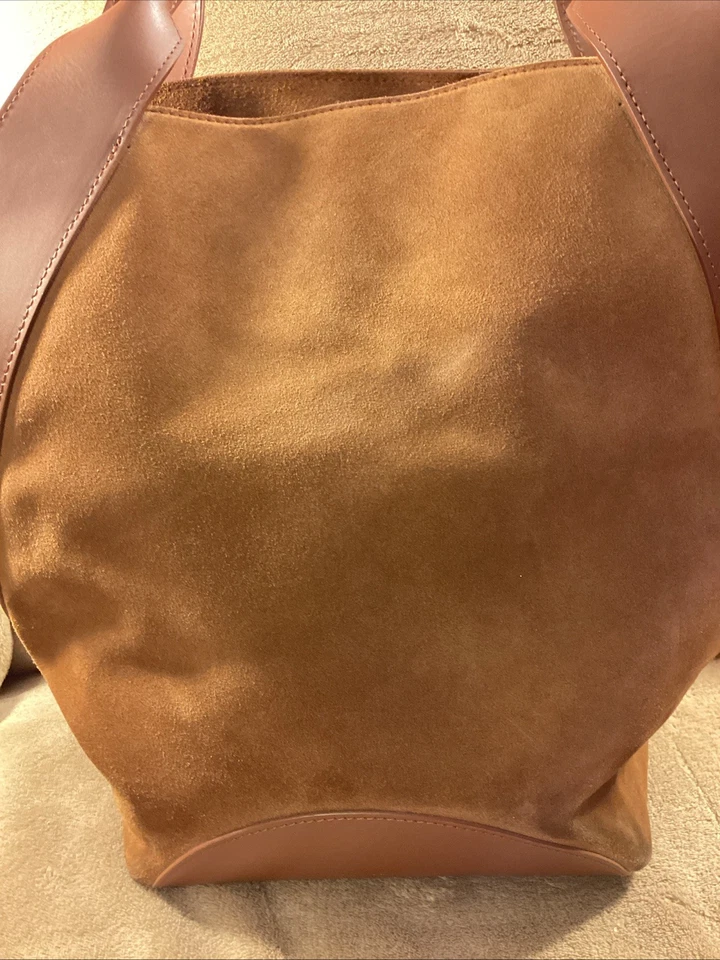 Bolso de Mano Bruno Magli Talia en Gamuza Coñac 20” X 13.5” X 6” Italia ¡EXCELENTE ESTADO USADO! Foto 3 de 4