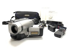 SONY CCD-TRV64E Hi8 Tape Digital Video Camera HANDYCAM Complete Working Set