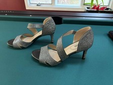 LifeStride Womens Mega Heel Sandals Shoes PEWTER - SIZE 9 - WORN FOR 2 HOURS 