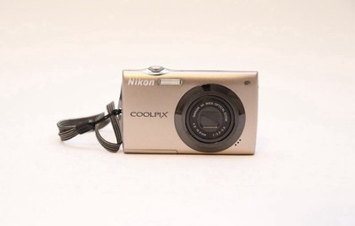 Nikon Coolpix S4000 Digitalkamera 12 MP in Bronze