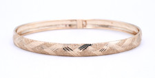 14KT Solid Yellow Gold Textured Design Flexible 6mm Bangle Bracelet 5.1 grams