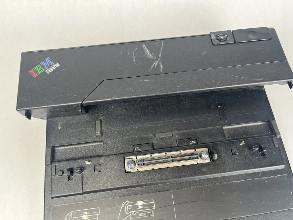 Estación de acoplamiento replicadora de puertos IBM Lenovo ThinkPad P/N 74P6734 Foto 4 de 4