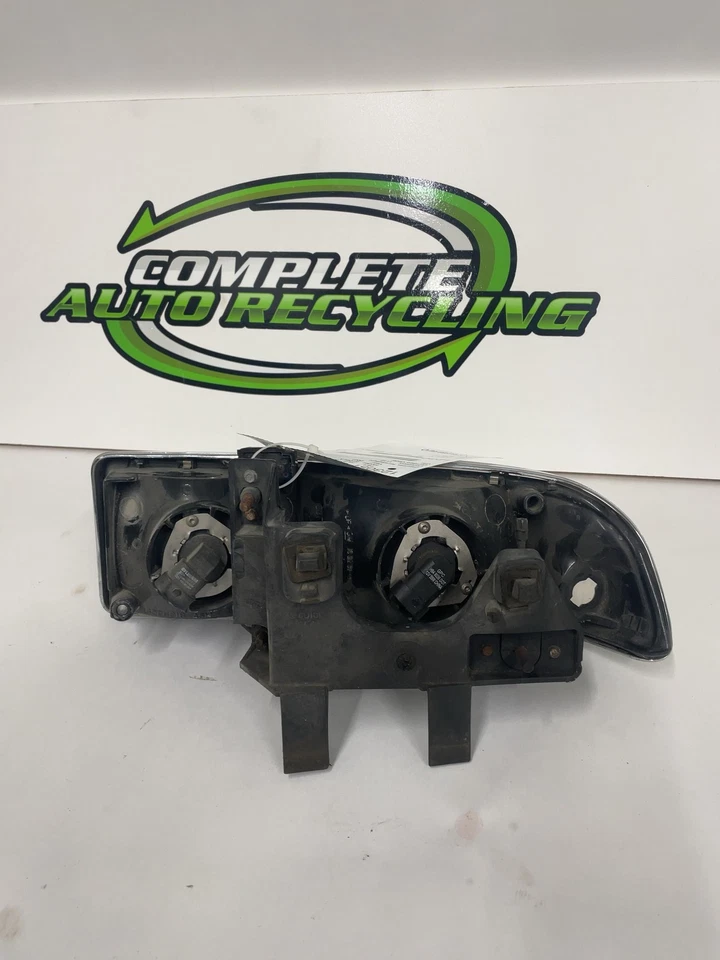 1998-05 Chevrolet Blazer Jimmy S10 S15 Headlamp Assembly Right RH Headlight - Image 4 of 4