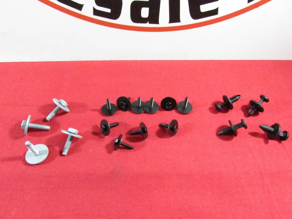 Kit de ferragens DODGE CHRYSLER Belly Pan Engine Shield Cover NOVO FABRICANTE DE EQUIPAMENTO ORIGINAL MOPAR - Imagem 2 de 4