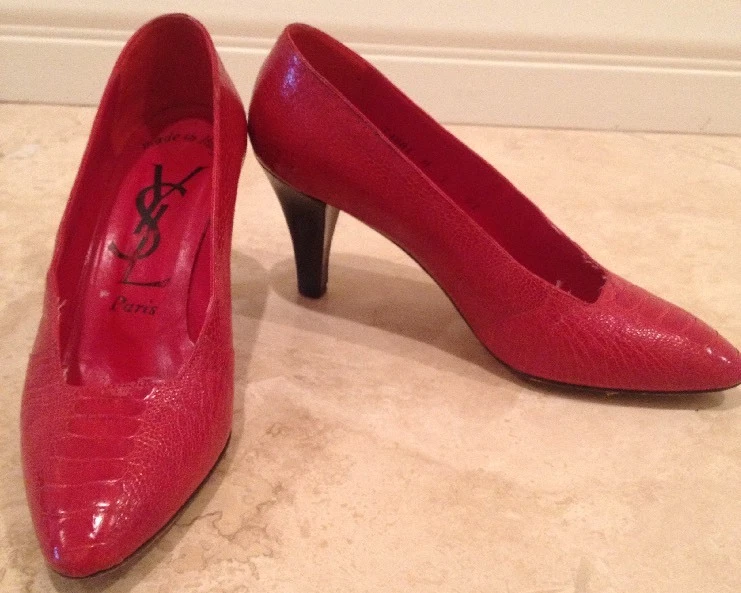 Ysl red pumps 2025
