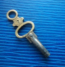 Vintage Pocket Watch RING Key - no. 7