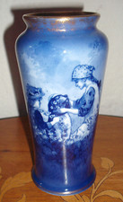 Vase ancien bleu série enfants Royal Doulton England art nouveau