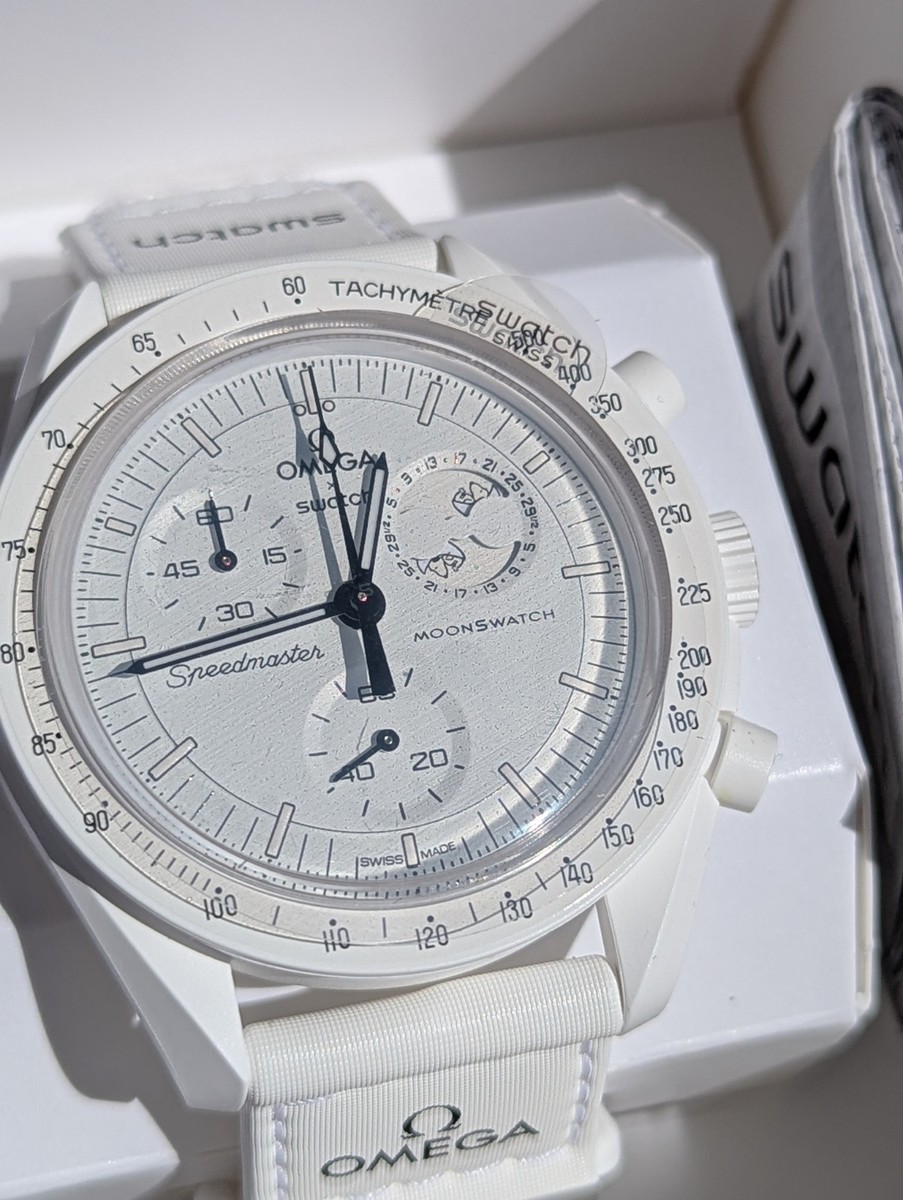 Omega x Swatch MoonSwatch Mission to the Moon MOONPHASE Snoopy