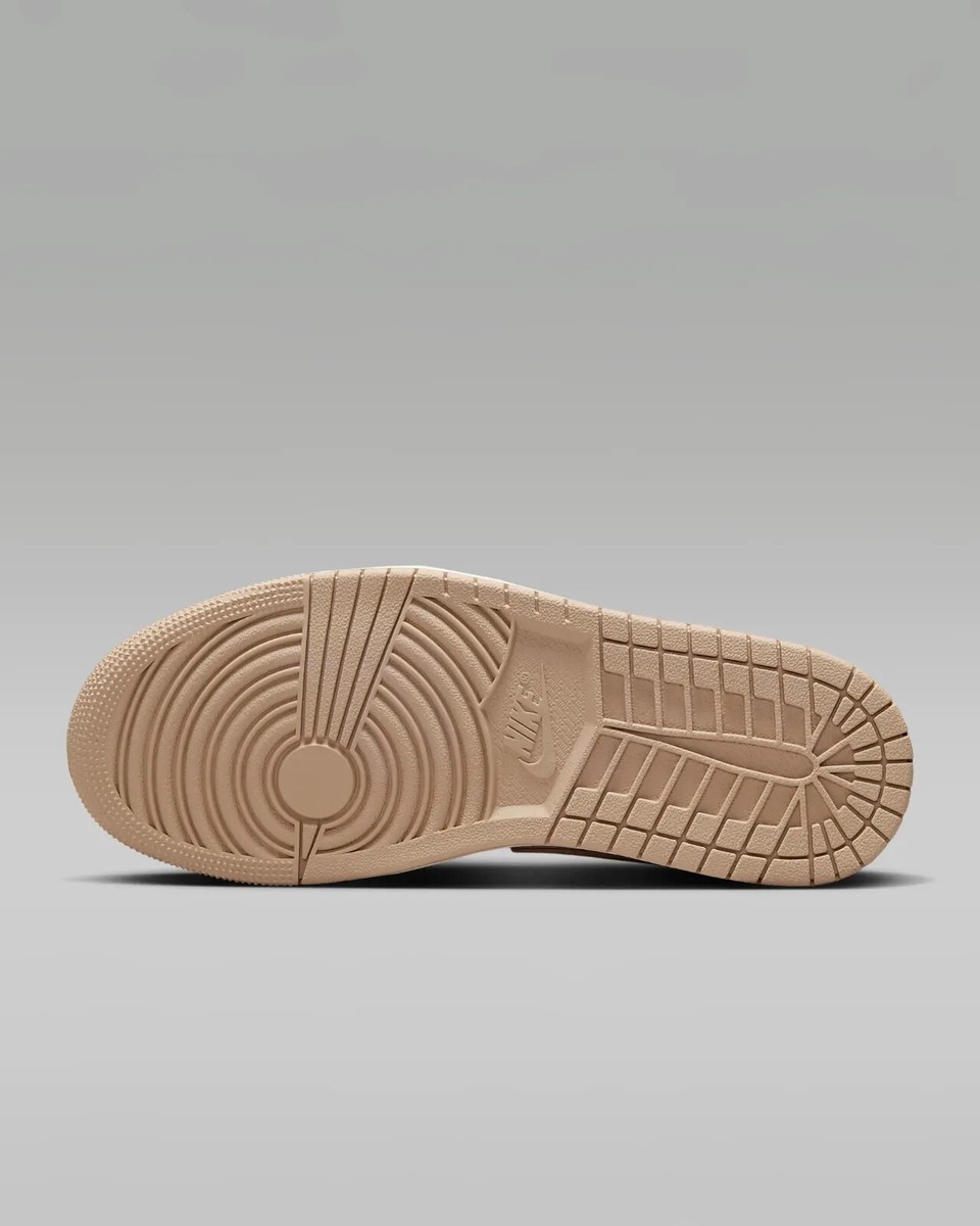New Nike Women's Air Jordan 1 Mid SE Shoes - Legend Light Brown