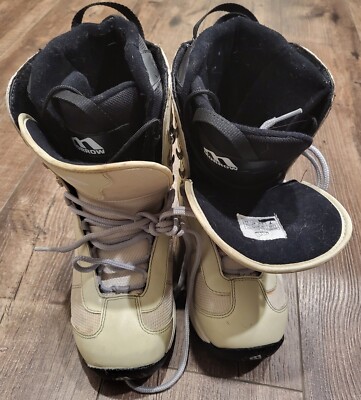 Morrow Wildflower Women s Snowboard Boots Size 7 White
