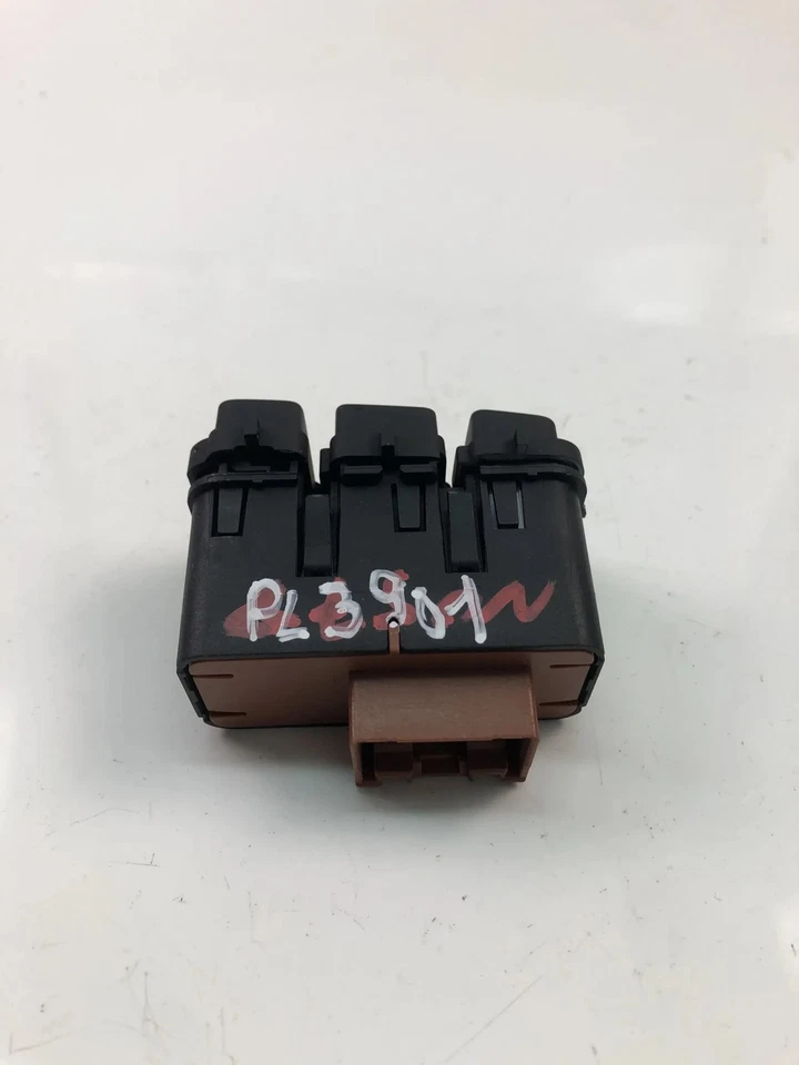 VW UP 121, 122, BL1, BL2 Commutateurs 1S0927137F 2013 20582625 - Photo 3/4