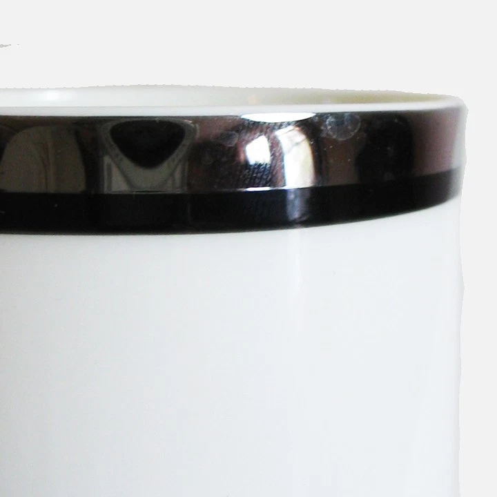 Tazas Mikasa Solitude porcelana de hueso blanco borde plateado 2-5/8" ancho 8 disponibles Foto 2 de 4