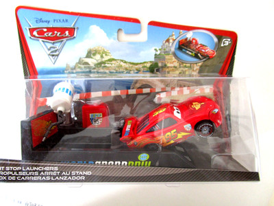 Disney Pixar Cars 2 Lightning McQueen Pit Stop Launchers 2010 Die Cast Neu