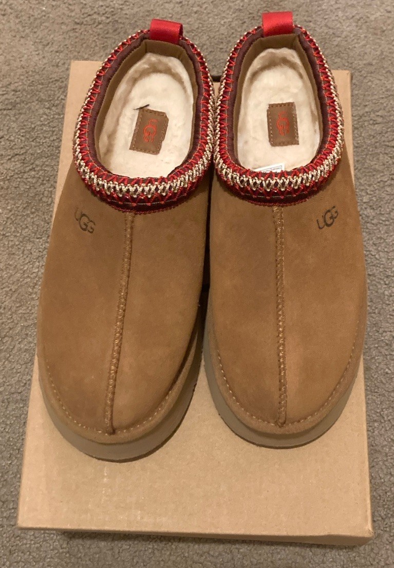 uggs - image 1