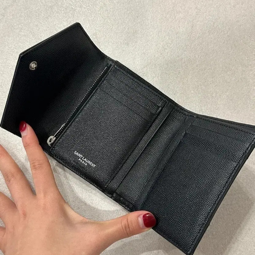 Saint Laurent Matalasse Black Leather Card Wallet (Authentic) thumbnail 5