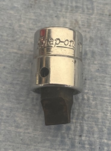 Snap-on TM82 - 1/4" Drive 1/4" Wide Flat Tip Blade Short Screwdriver Socket
