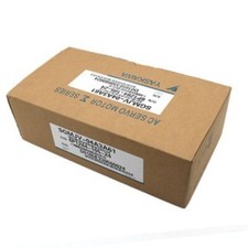 1PC New Yaskawa SGMJV-04A3A61 Servo Motor SGMJV04A3A61