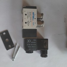 Pneumatik Ventil 3/2 Wegeventil 24V 1/4" 1,5 - 8 bar NEU wertig Pneumatikventil 