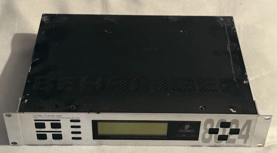 Behringer ULTRA-Curve PRO Digital 24-Bit Dual-DSP Mainframe DSP 8024