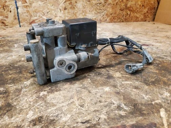 Módulo bomba ABS NISSAN 240SX S14 1994-1998 silvia 47600 70F00 Foto 2 de 4