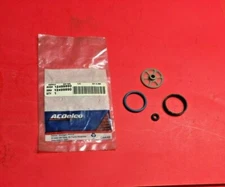 NOS OEM GM ACDelco 12499890 Misc Fuel Pressure Regulator Parts