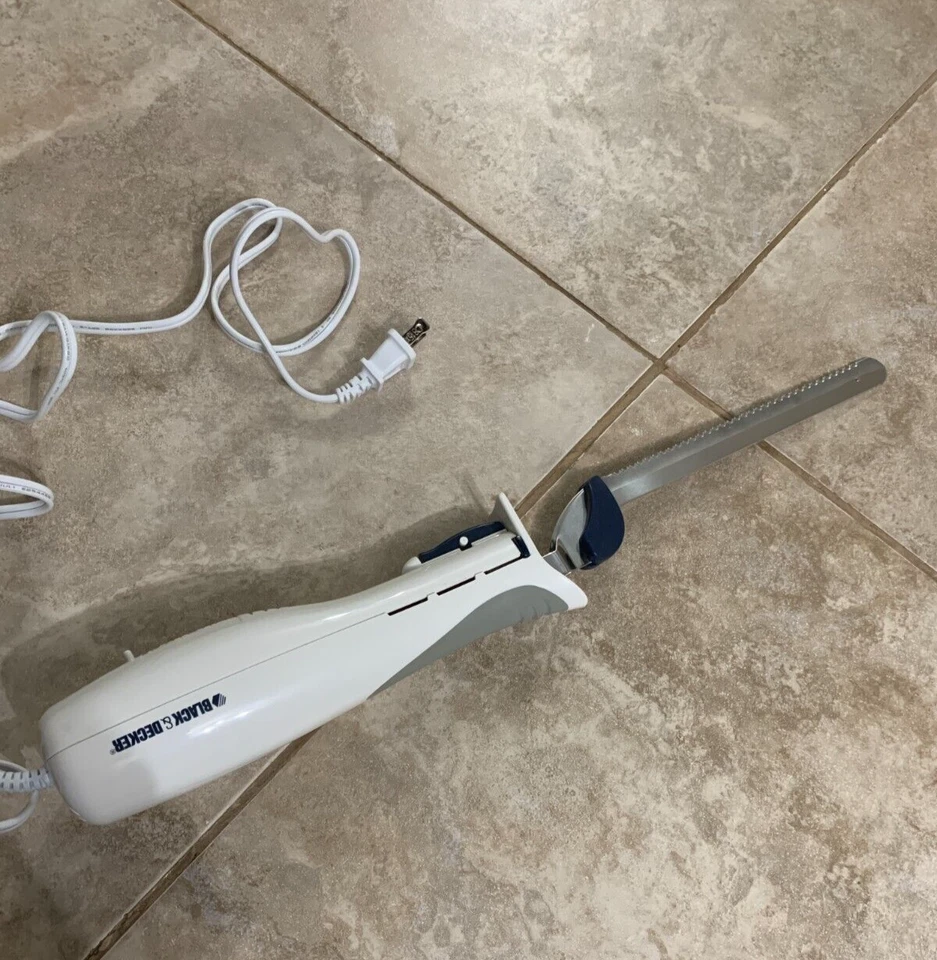 Cuchillo eléctrico 9 pulgadas Black Decker caja abierta blanco EK700 funciona muy bien nuevo Z1 Foto 3 de 4