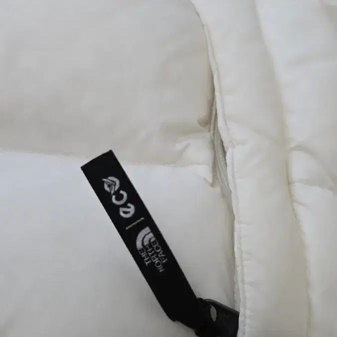 The North Face Eco Nupsi 85 Women's Puffer Jacket Light Used thumbnail 5