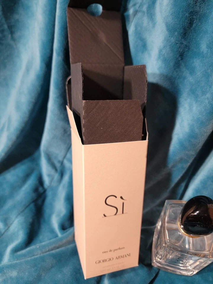 Botella de perfume vacía Giorgio Armani Si con caja original Foto 3 de 4