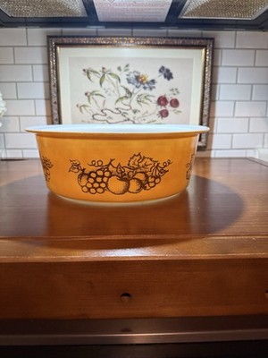 Vintage Pyrex Old Orchard No. 664 4 Quart Baking Dish. Big Bertha