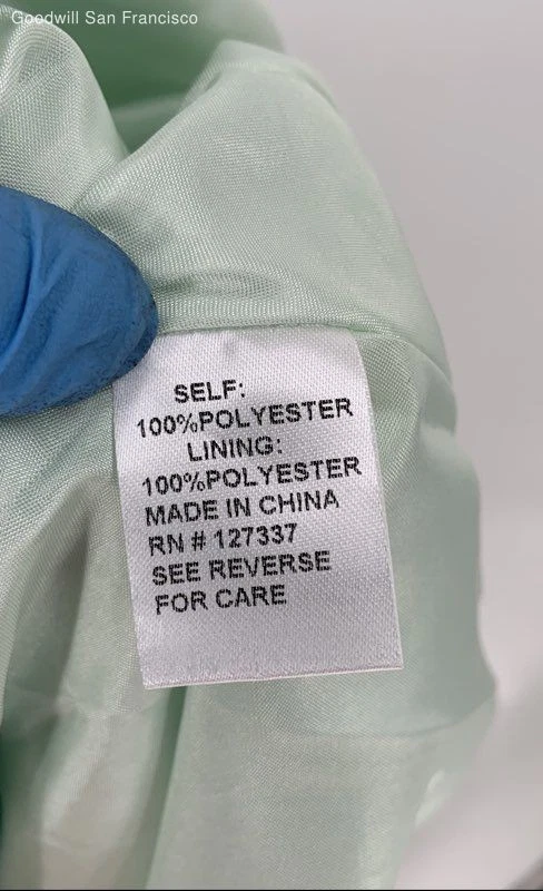 Maxi vestido de dama de honor verde sin mangas con cuello corazón LM Collection 6 Foto 4 de 4