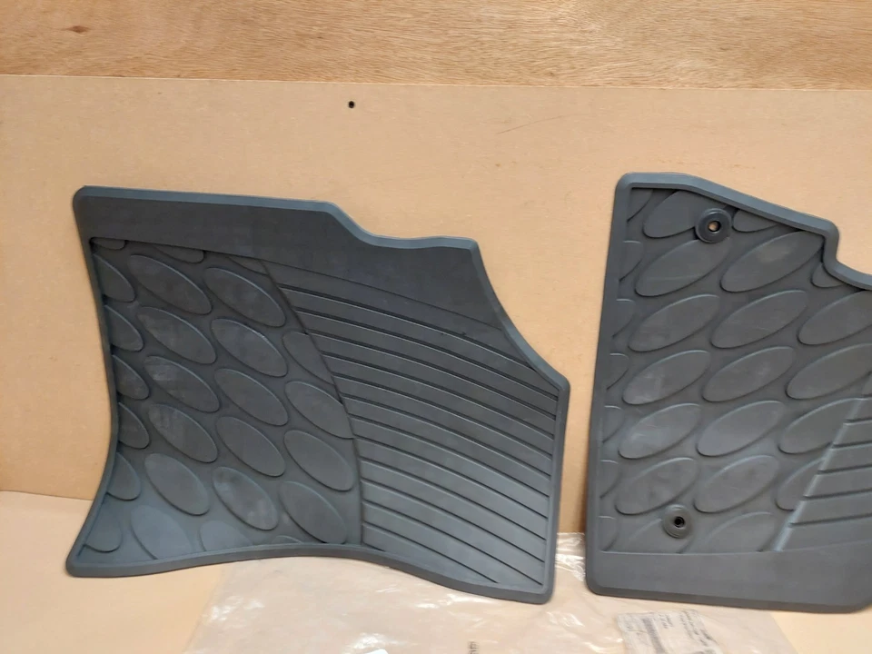 Juego alfombrillas goma suelo delantero citroen berlingo 9464EJ peugeot 2008-2019 originales Foto 2 de 4