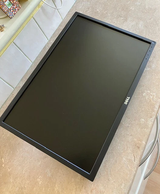 Dell  P2217c  Flat Panel Full HD Monitor 21.5" With Stand and Box - RRP £159 - Image 4 of 4