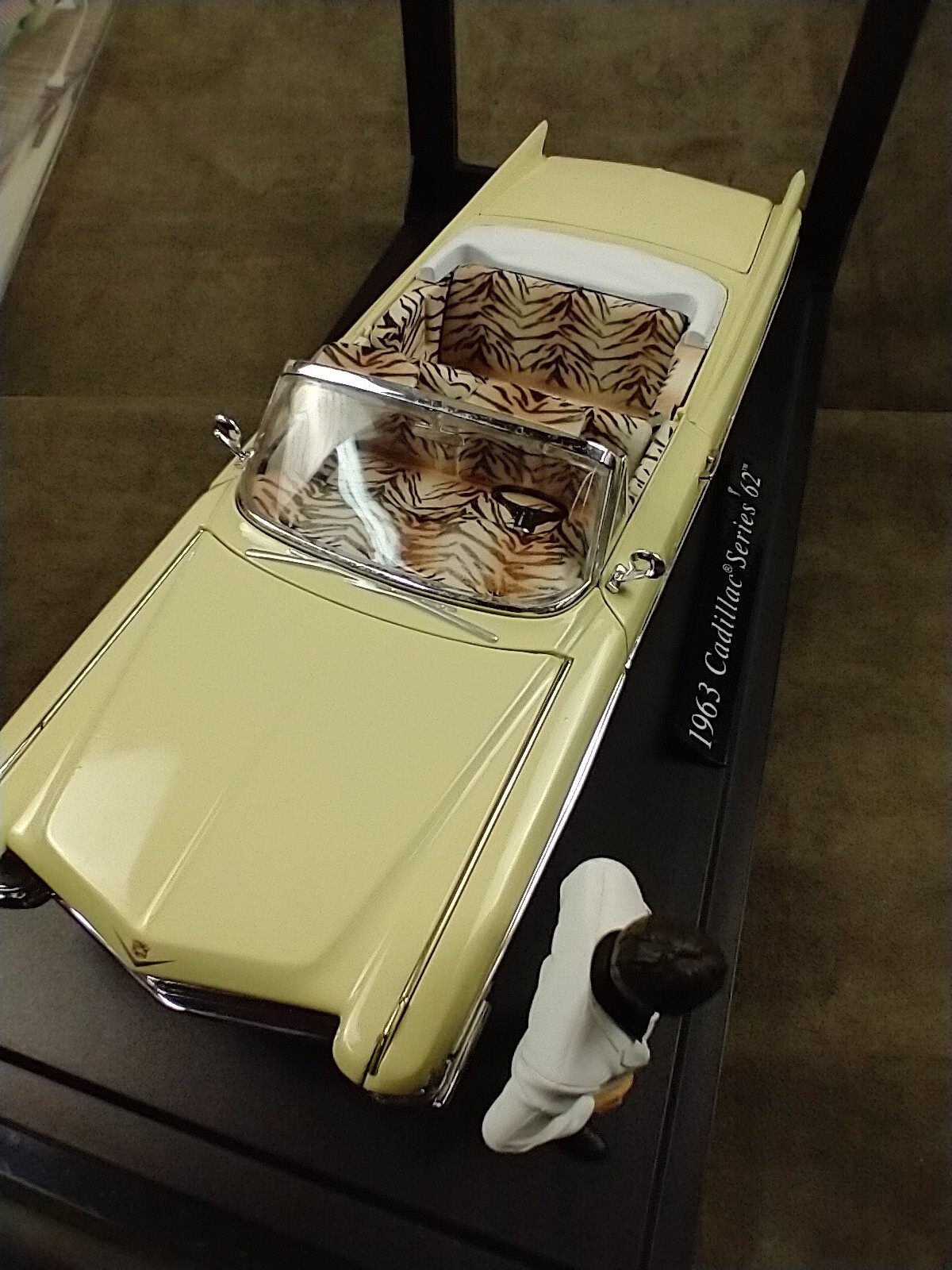 Scarface 1963 Cadillac Series 62 Limited Edition DieCast 1:18 JADA TOYS  Montana