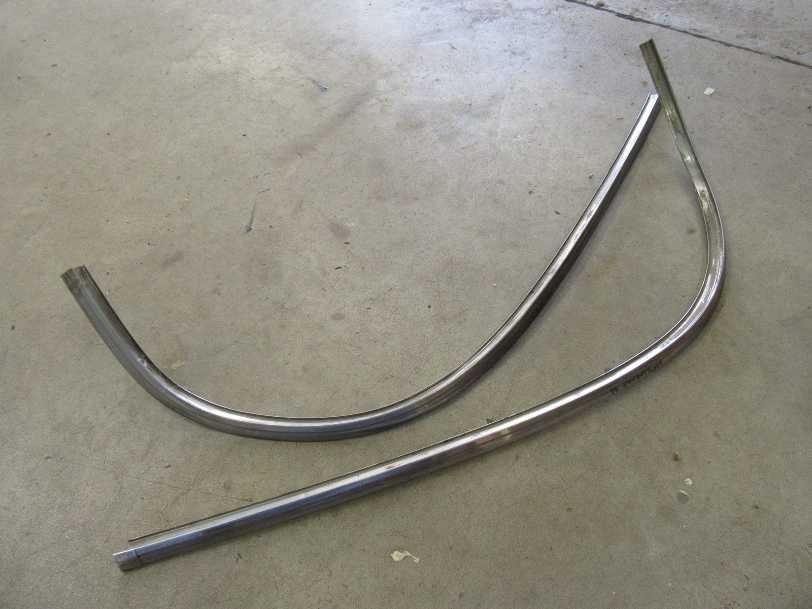 1953 1954 Pontiac Chieftain 2 door post sedan rear window side bottom molding