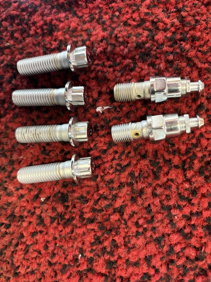 GENUNE TOURING Harley-Davidson Front Brembo Brake Calipers & Mount HWD 443203-08 - Image 2 of 4