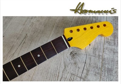 STR Canadian Maple Neck, Pau Ferro Fretboard, Finish Vintage Nitro Satin, SVT-09