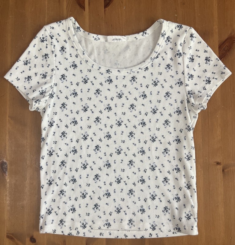 Gap teen White Blue Floral Ribbed Short Sleeve Top Girls Size 14-16