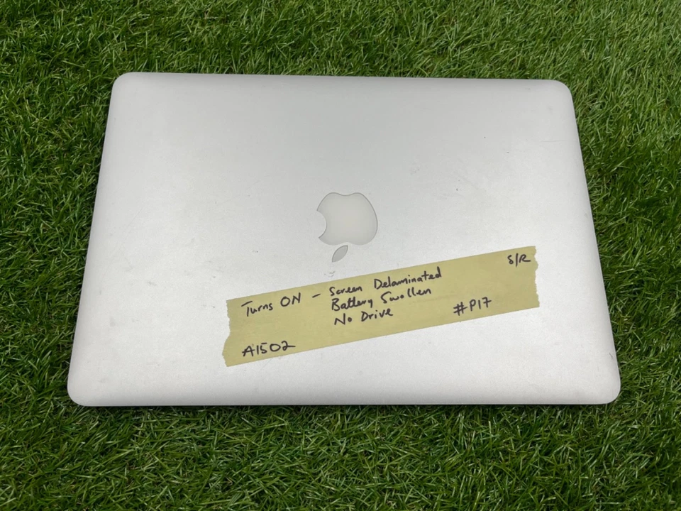 Apple MacBook Pro A1502 TURNS ON SPECS UNKNOWN SPARES P17 - Image 3 of 4