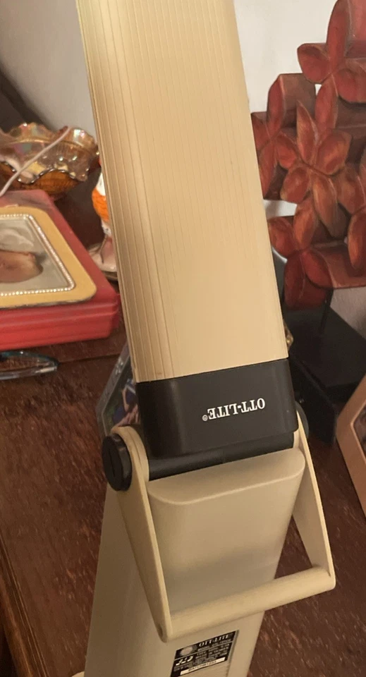 Lâmpada de mesa dobrável vintage Ott-Lite Truecolor espectro total OTL-13TCG artesanato - Imagem 3 de 4