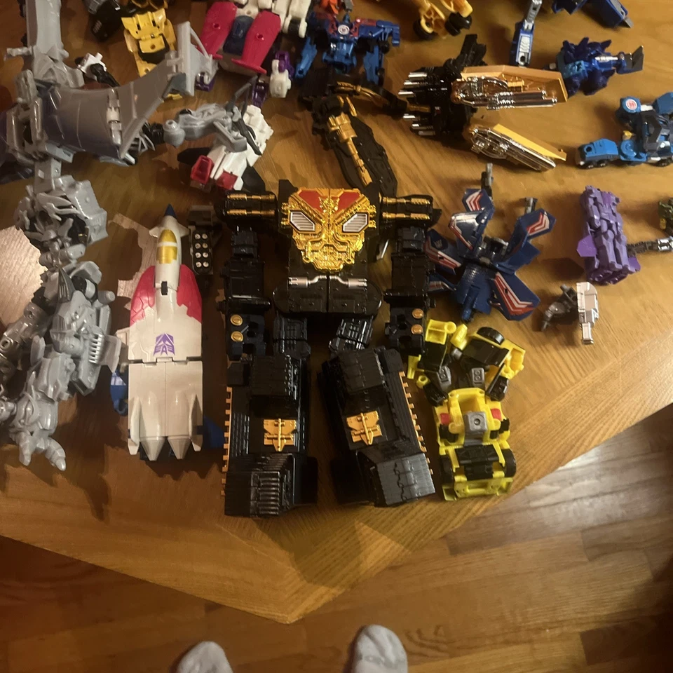 Huge lot of TRANSFORMERS (and maybe other parts) INCOMPLETE See photos - Image 4 of 4