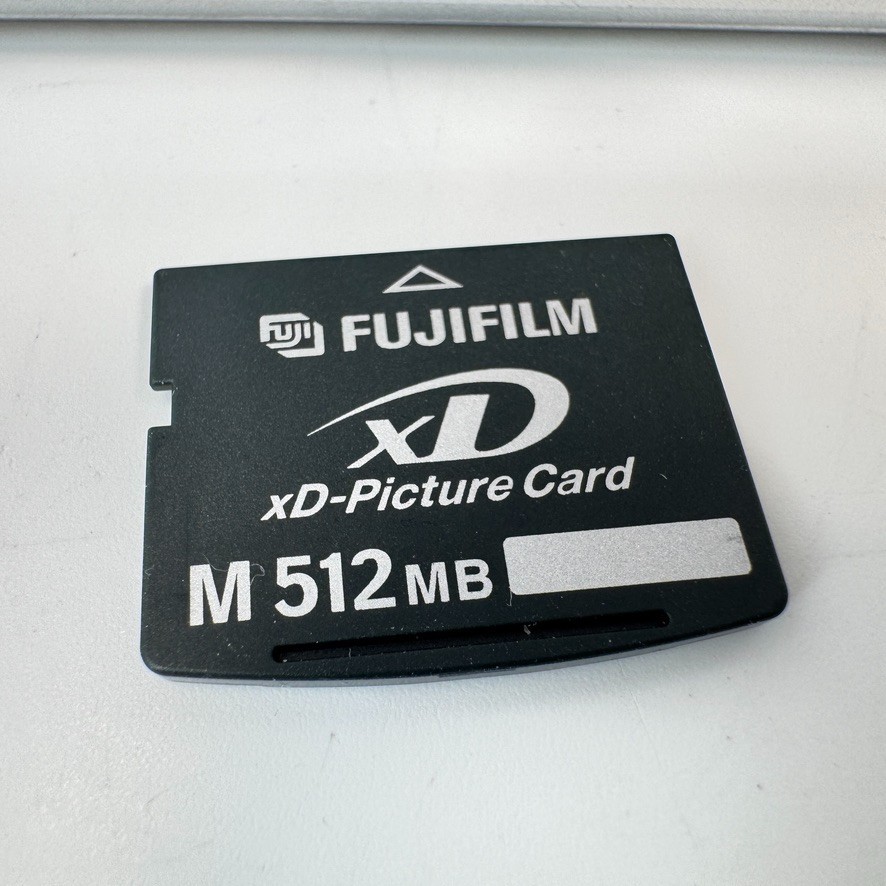 Fuji Fujifilm FinePix A345 4.1 MP Digital Camera w/ 512MB XD